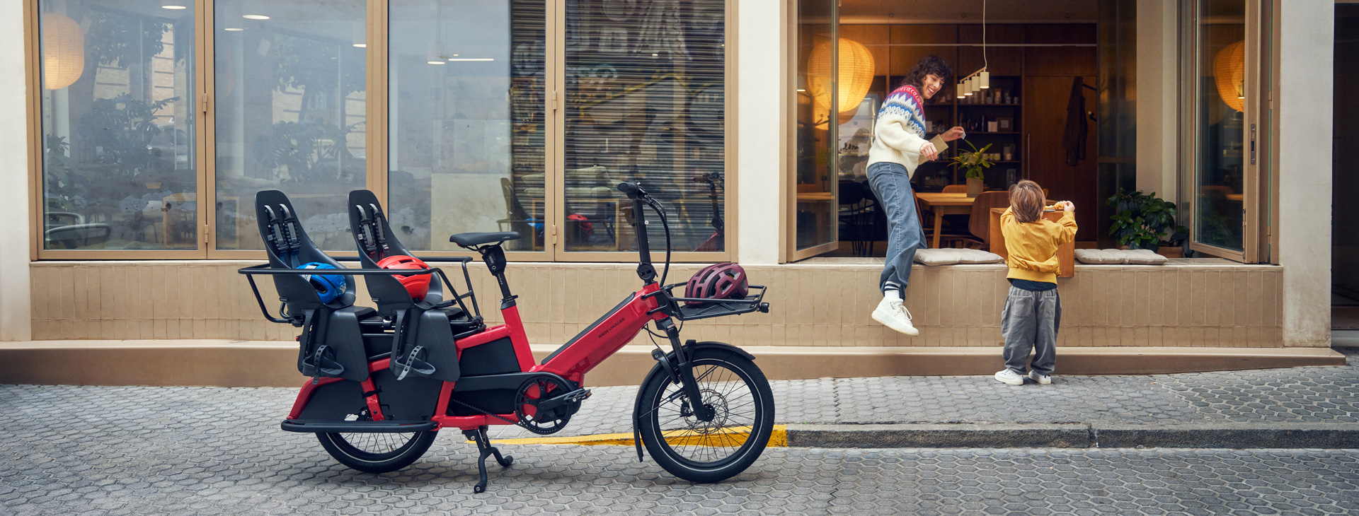 Multitinker E-Bike in urbaner Umgebung